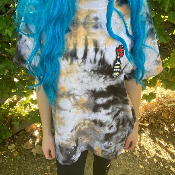 𝚆𝚑𝚊𝚝𝚜 𝚢𝚘𝚞𝚛 𝚙𝚘𝚒𝚜𝚘𝚗?🧡🖤 - Picture 4 of 9